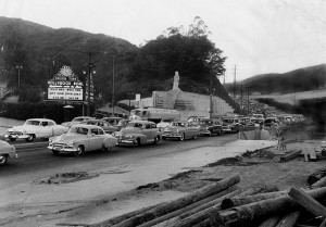 LOS ANGELES 1950s HOLLYWOOD BOWL TRAFFIC