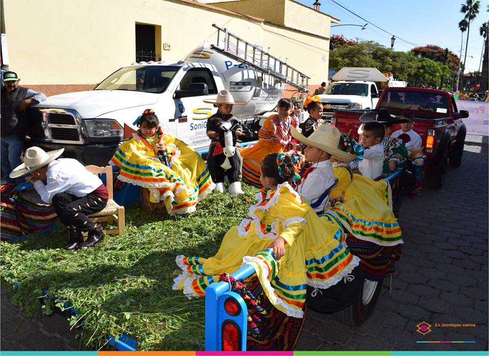 FOTOS DEL DESFILE 20 DE NOVIEMBRE DE 2016