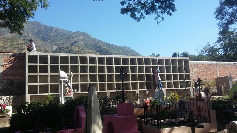 ELECTRIFICAN URNAS EN PANTEÓN DE SAN JUAN COSALÁ